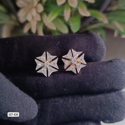 SST 438 | SPARKLING STAR STUD EARRINGS