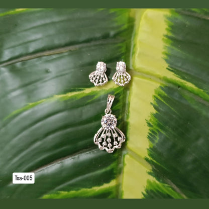 Tsa 005 | PENDANT AND EARRING SET