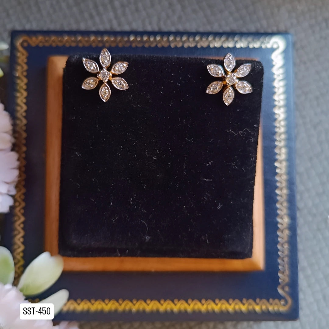 SST 450 | DELICATE FLOWER STUD EARRINGS