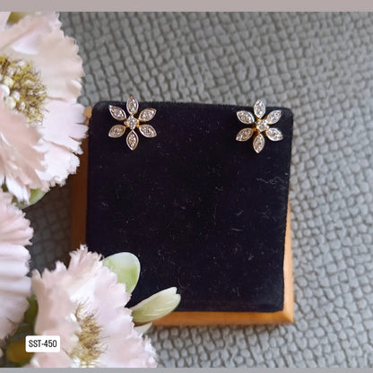 SST 450 | DELICATE FLOWER STUD EARRINGS