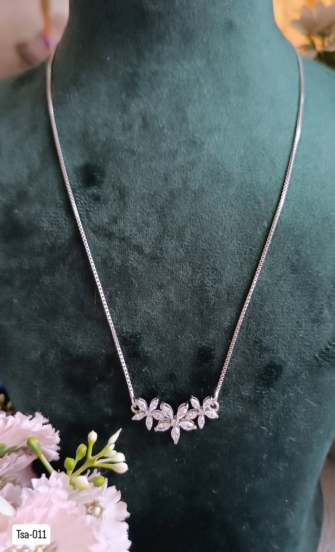Tsa 011 |  PENDENT AND CHAIN
