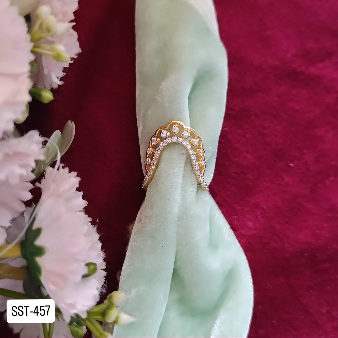 SST 457 | UNIQUE CRESCENT DESIGN STATEMENT VANKI RING
