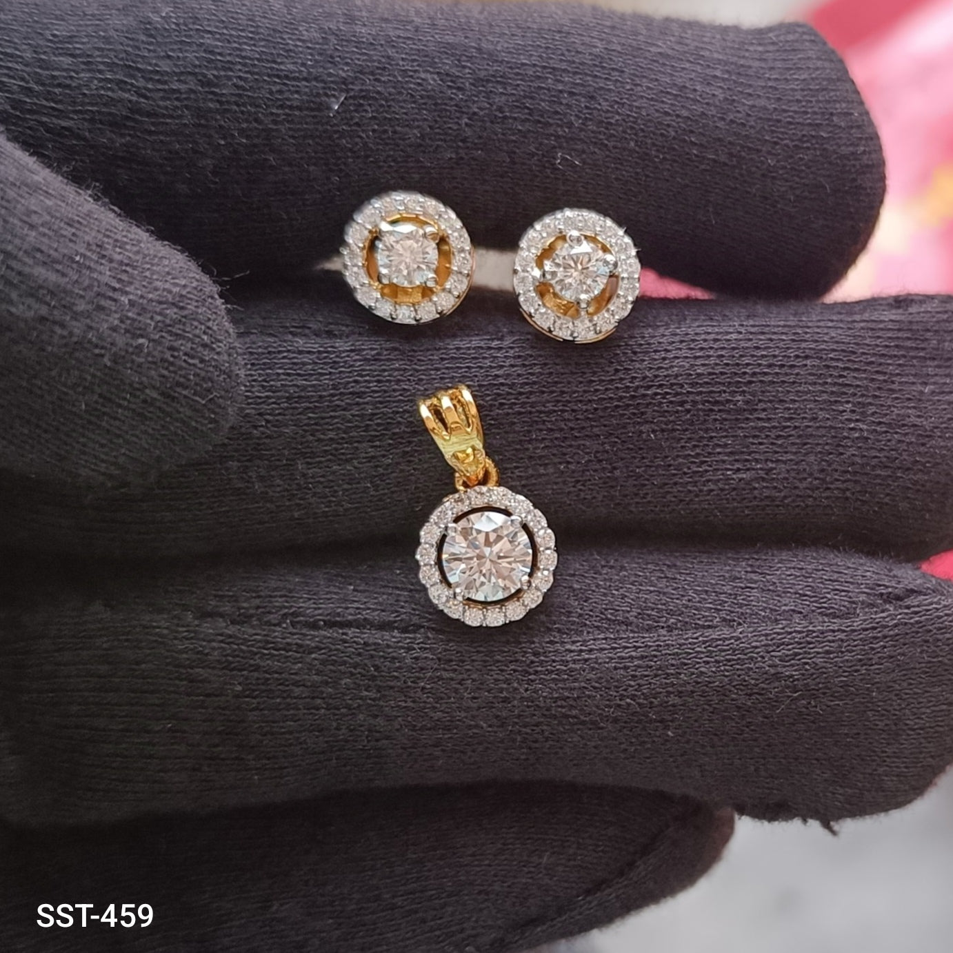SST 459 | ELEGANT ROUND CUT PENDENT AND EARRINGS SET