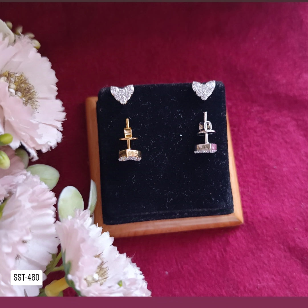 SST 460 | SPARKLING HEART STUD EARRINGS