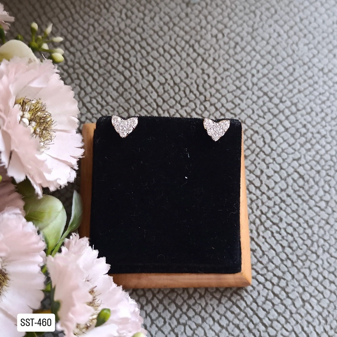 SST 460 | SPARKLING HEART STUD EARRINGS