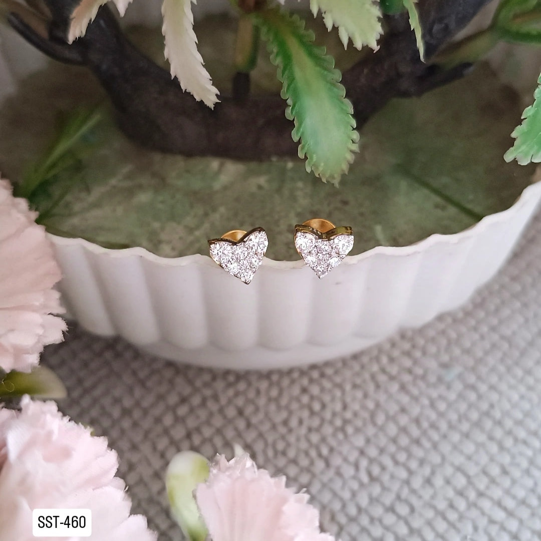 SST 460 | SPARKLING HEART STUD EARRINGS