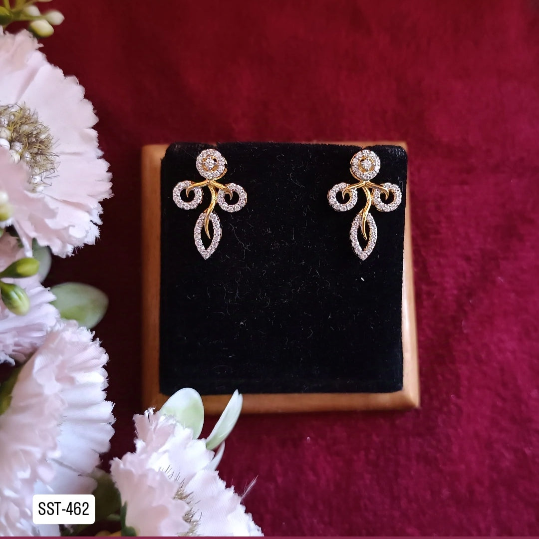 SST 462 |  ELEGANT FLORAL DESIGN STUD EARRINGS