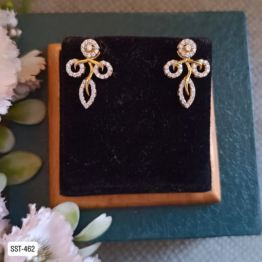 SST 462 |  ELEGANT FLORAL DESIGN STUD EARRINGS