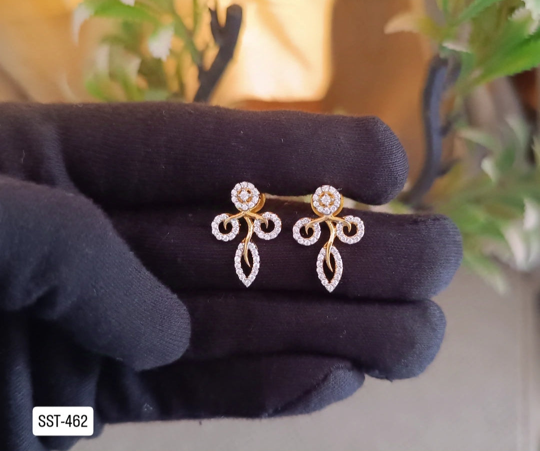 SST 462 |  ELEGANT FLORAL DESIGN STUD EARRINGS