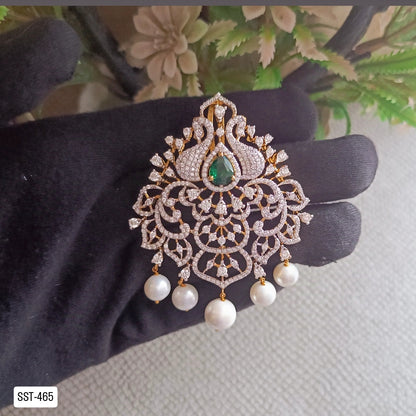 SST 465 | EMERALD AND PEARL PENDENT