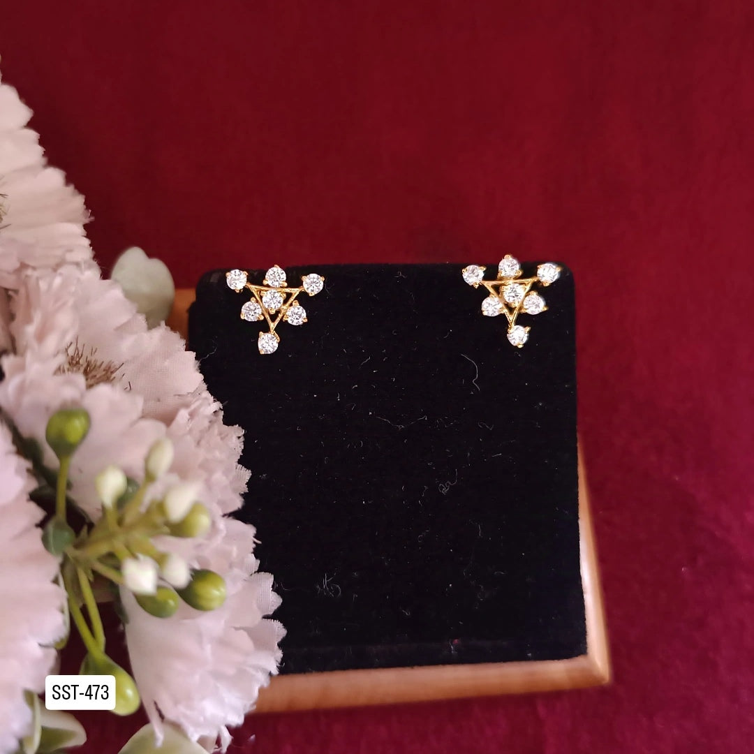 SST 473 | TRIANGLE STUD EARRINGS - MINIMALIST SPARKLE