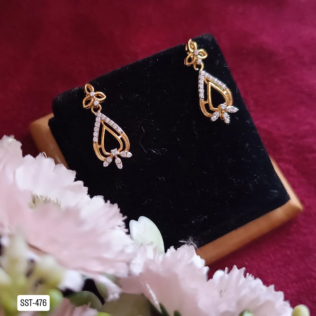 SST 476 | CZ TEARDROP DANGLER EARRINGS - DELICATE SPARKLE
