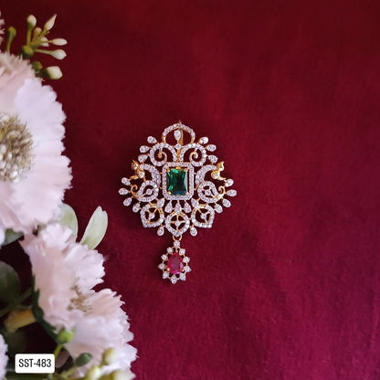 SST 483 | DIAMOND-STUDDED PENDANT WITH GREEN AND RED GEMSTONES