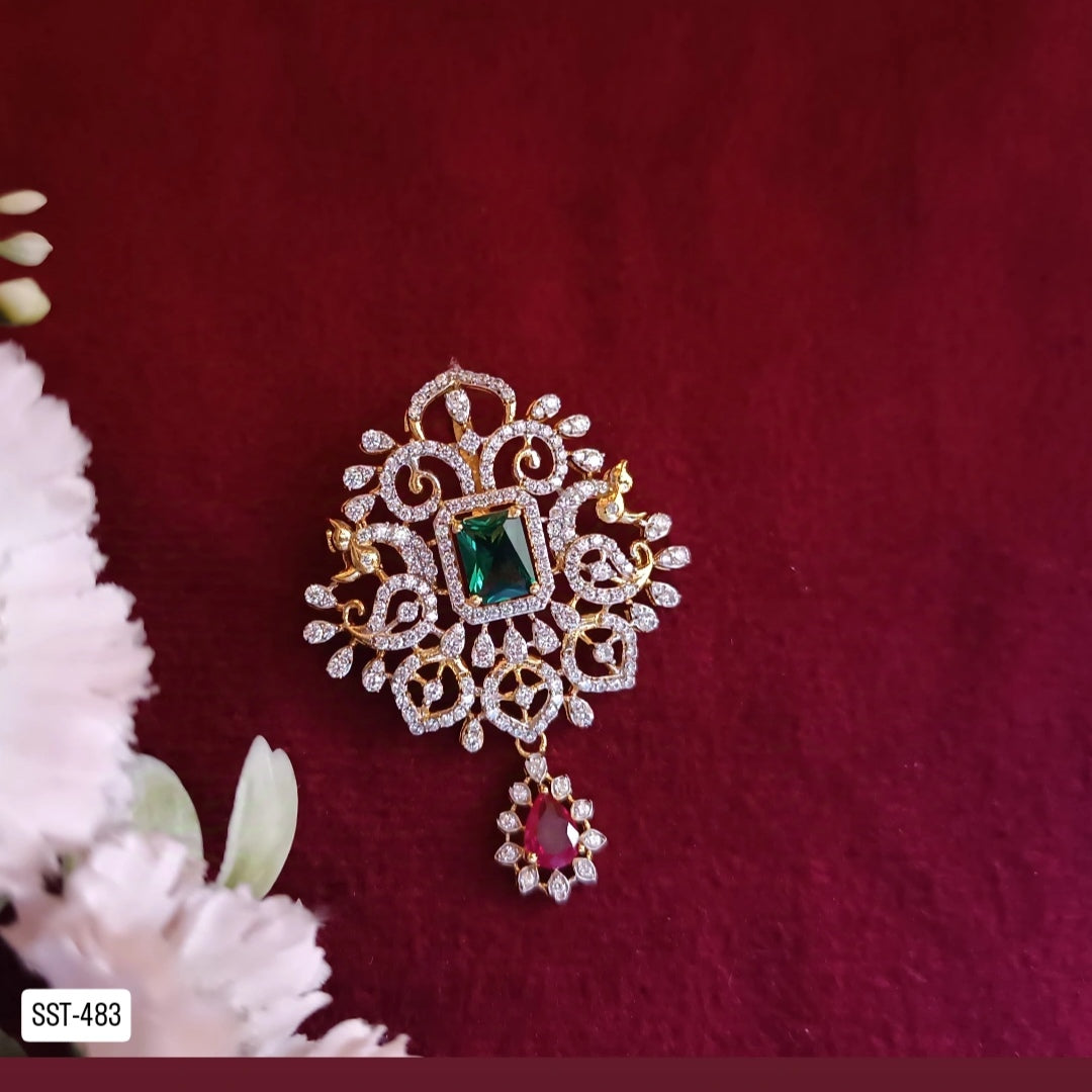 SST 483 | DIAMOND-STUDDED PENDANT WITH GREEN AND RED GEMSTONES