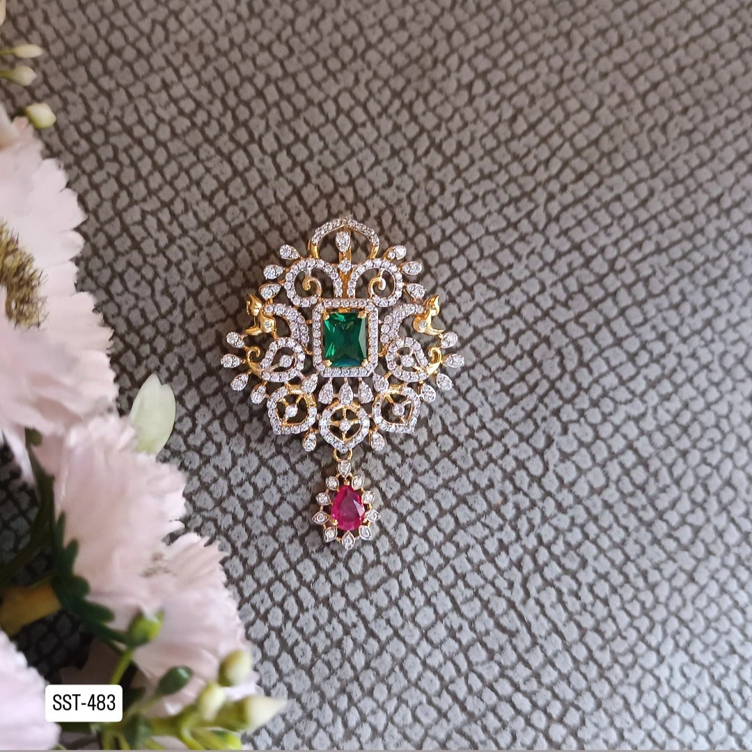 SST 483 | DIAMOND-STUDDED PENDANT WITH GREEN AND RED GEMSTONES