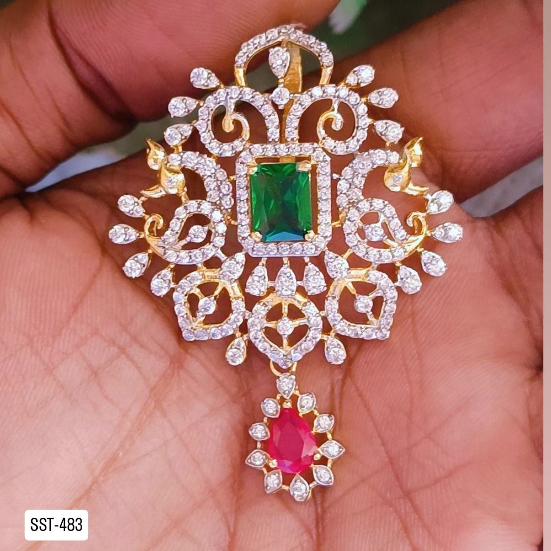 SST 483 | DIAMOND-STUDDED PENDANT WITH GREEN AND RED GEMSTONES
