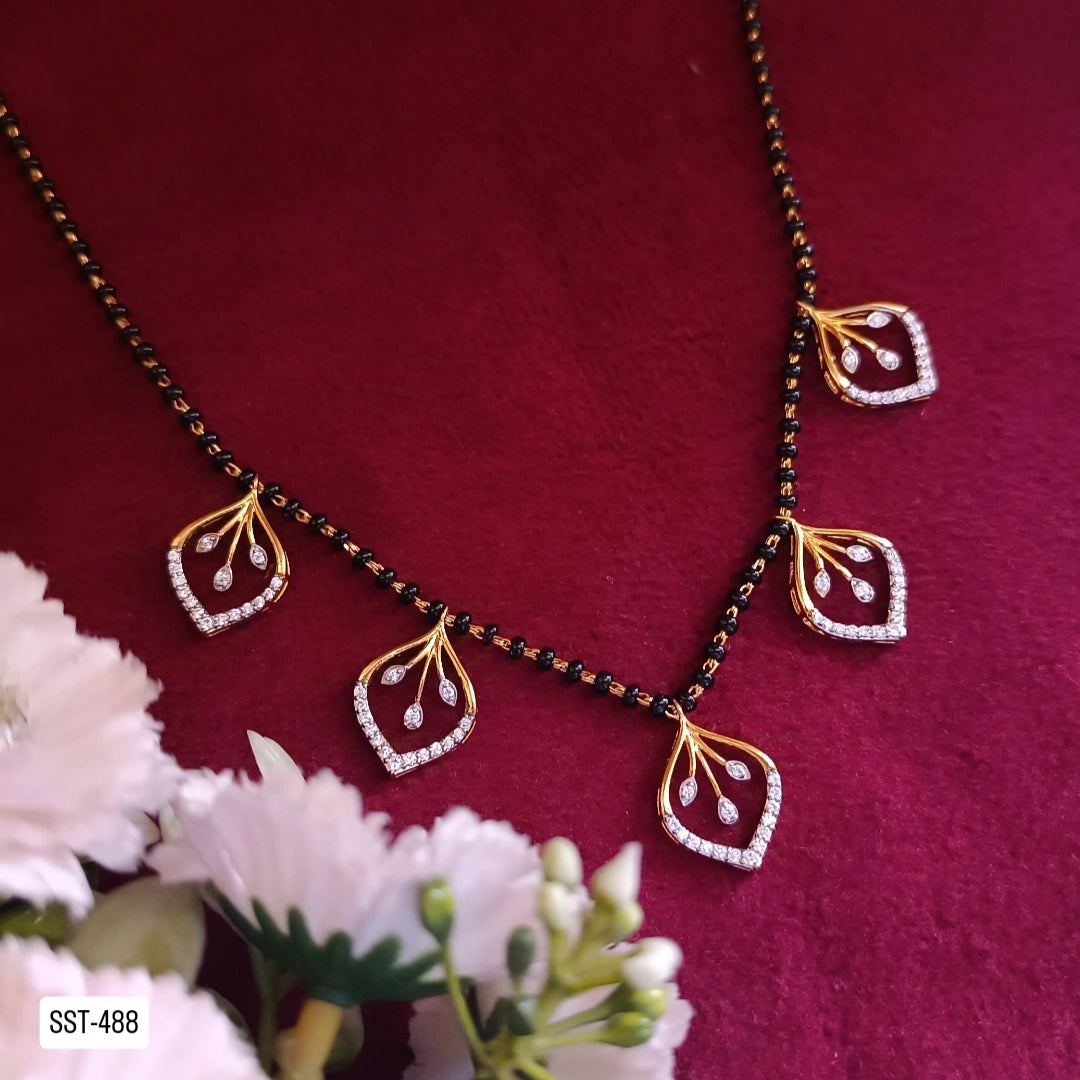 SST 488 | DELICATE LEAF DESIGN MANGALSUTRA