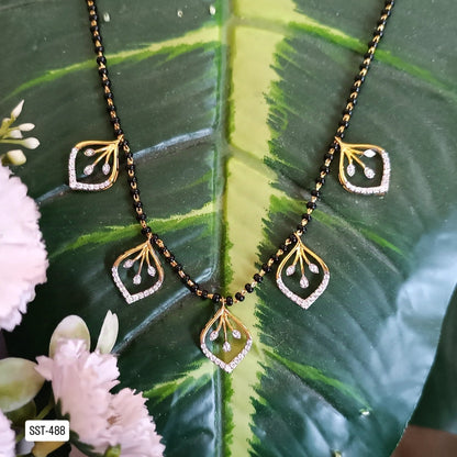 SST 488 | DELICATE LEAF DESIGN MANGALSUTRA