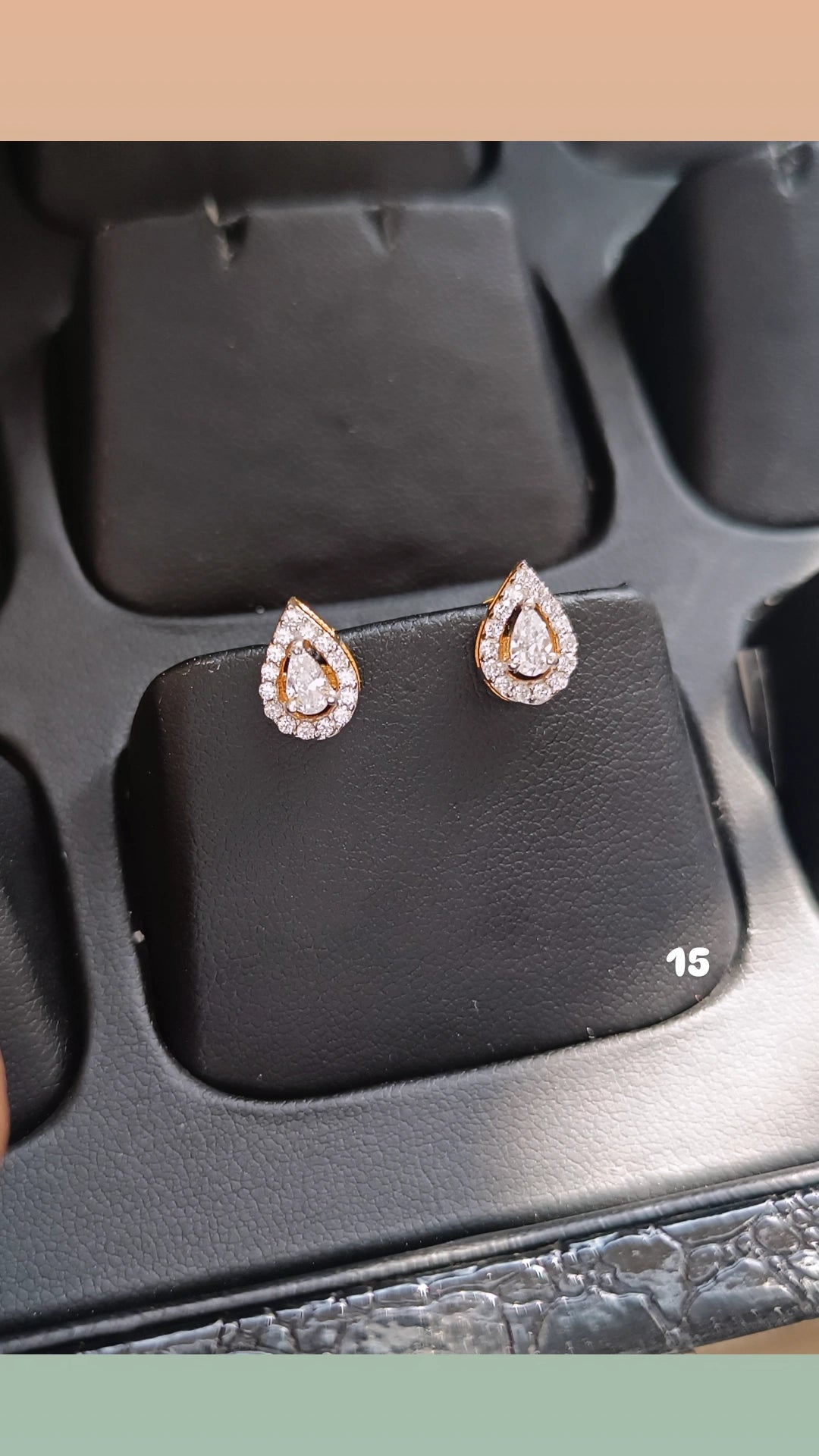 SST 267  | TEARDROP DIAMOND EARRINGS