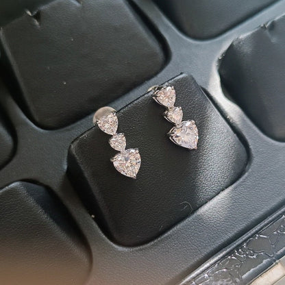 SST 154 | LOVE TRIANGLE HEART STUD