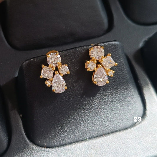 SST 195 | CLUSTER DIAMOND STUD EARRING