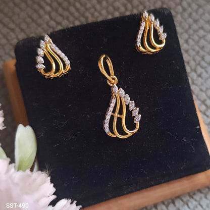 SST 490 | LEAF DESIGNED PENDENT AND EARRING SET