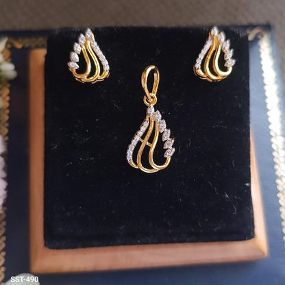 SST 490 | LEAF DESIGNED PENDENT AND EARRING SET