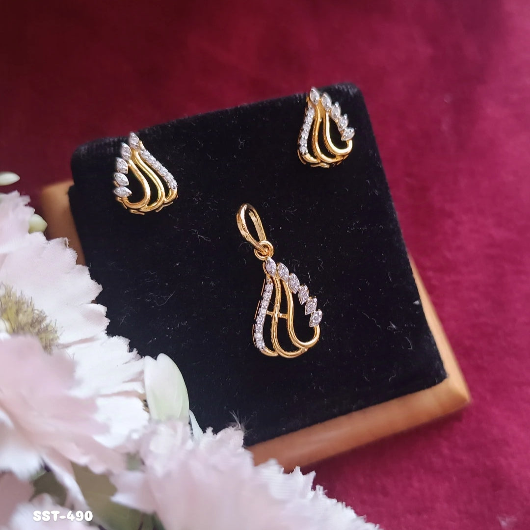 SST 490 | LEAF DESIGNED PENDENT AND EARRING SET