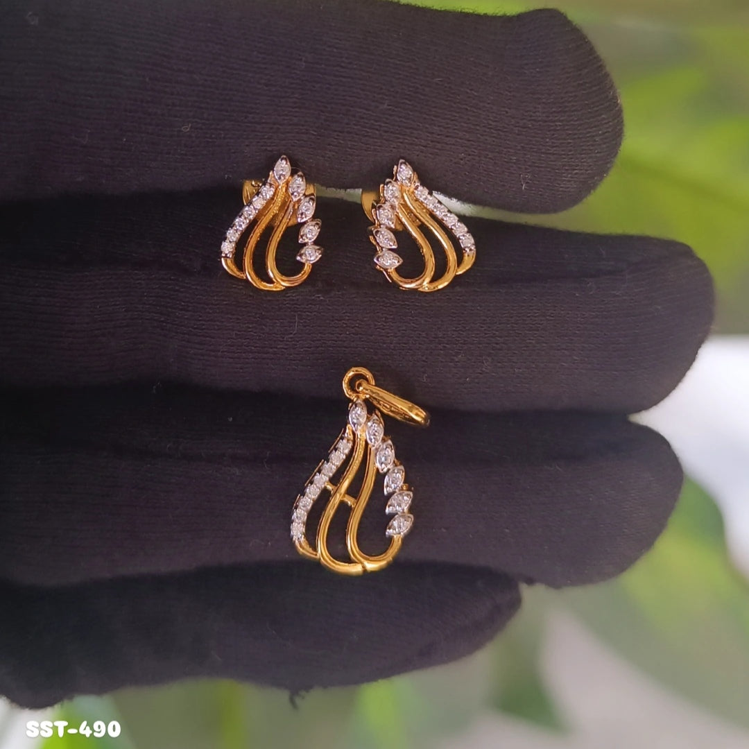 SST 490 | LEAF DESIGNED PENDENT AND EARRING SET