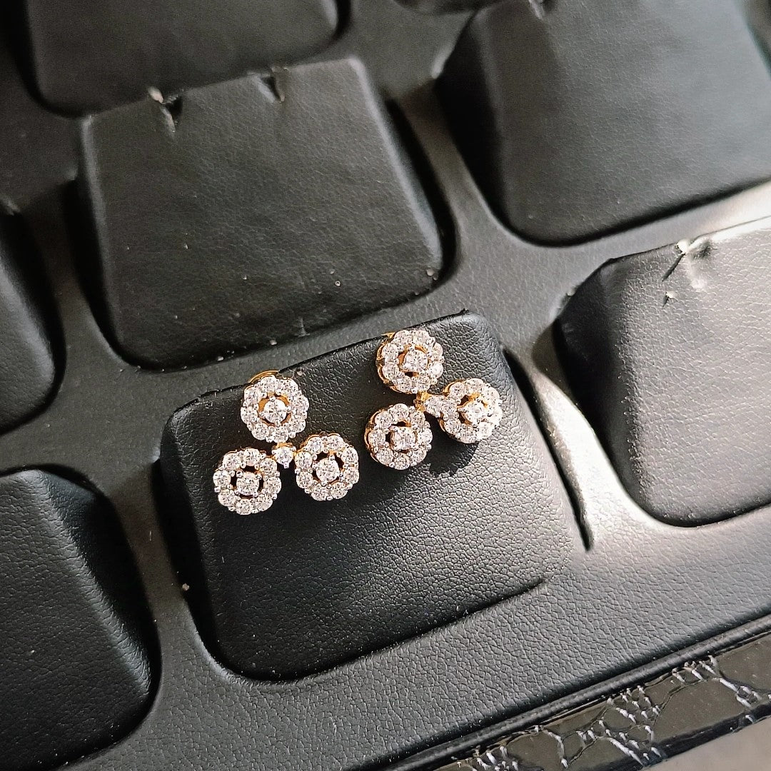 SST 400 | SPARKLING FLORAL EARRINGS