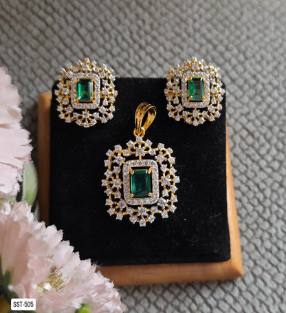 SST 505 | EMERALD DIAMOND PENDANT AND EARRINGS