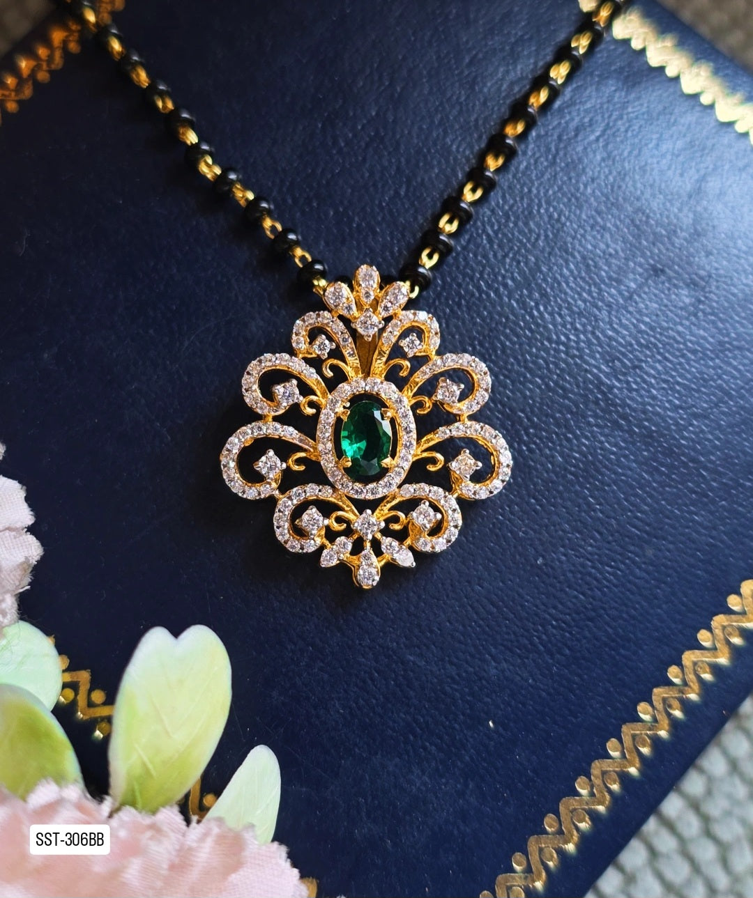 306BB | EMERALD AND DIAMOND MANGALSUTRA