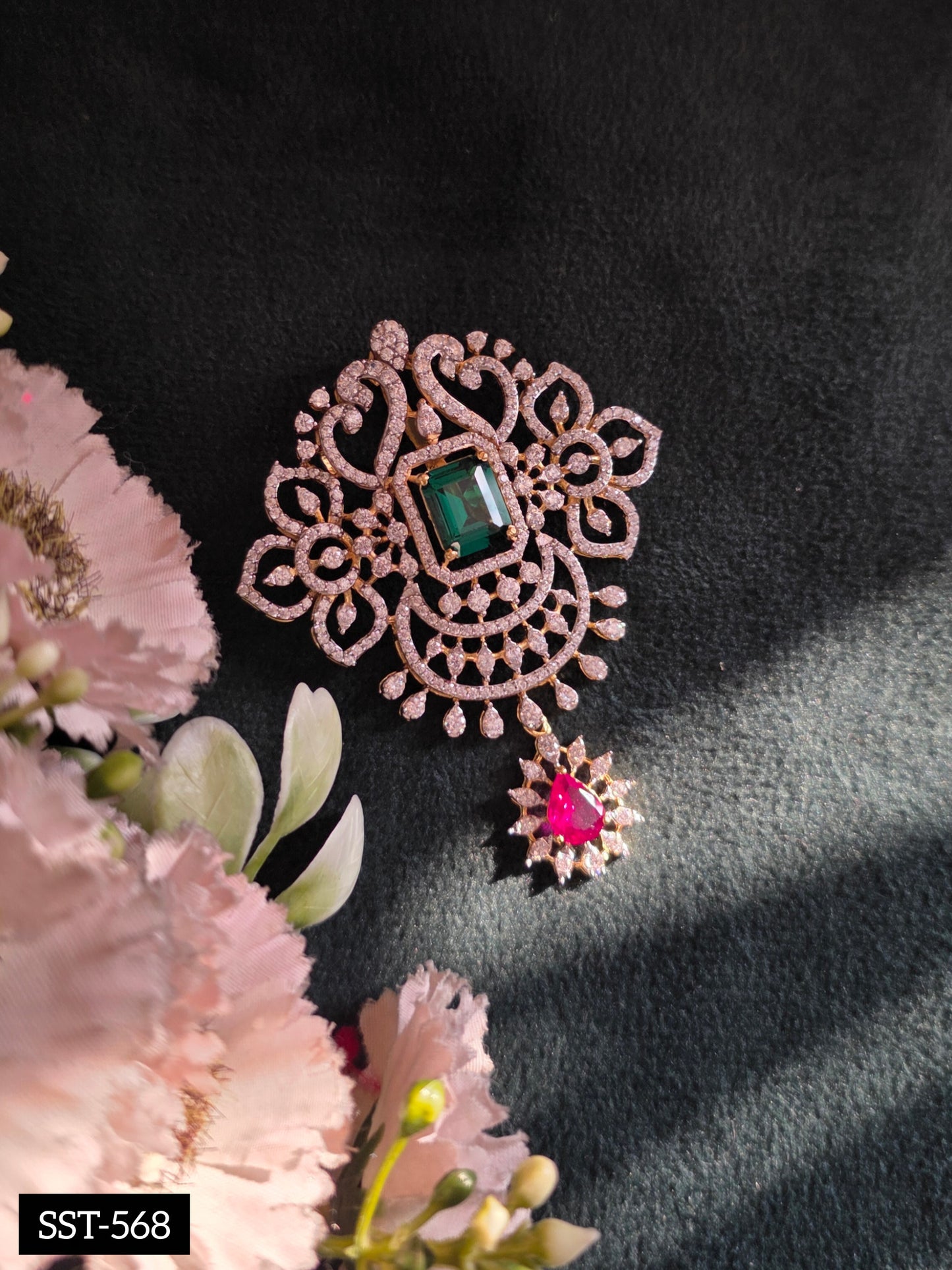 SST 568 | EMERALD FILIGREE STATEMENT BROOCH PENDANT