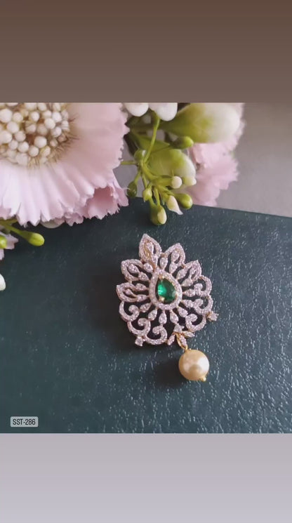 SST 286 | INTRICATE EMERALD AND PEARL PENDANT