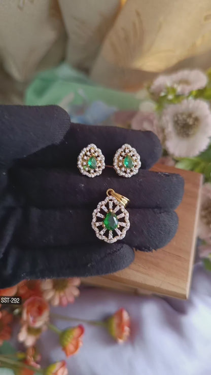 SST 292 | ELEGANT CRYSTAL PENDENT AND EARRINGS
