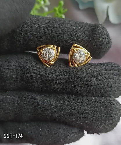 SST 174 | TRIANGLE SOLITAIRE DIAMOND  STUD