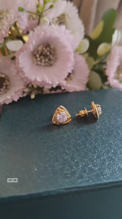 SST 174 | TRIANGLE SOLITAIRE DIAMOND  STUD