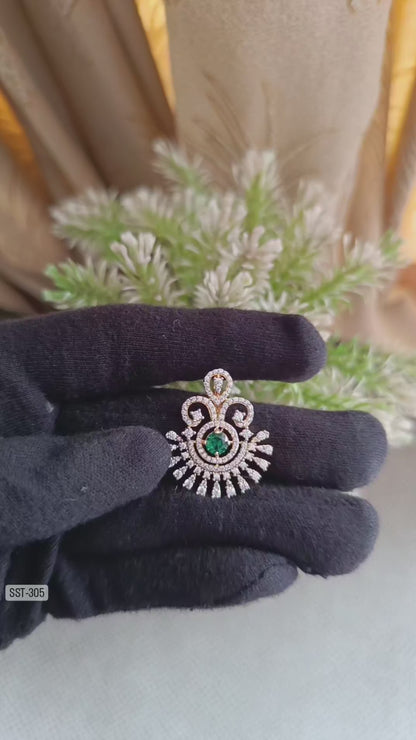 SST 305 | EXQUISITE EMERALD-ACCENTED PENDANT