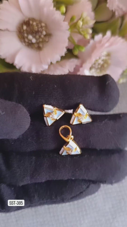 SST 385 | TRIANGLE SINGLE STUD PENDANT AND EARRING SET