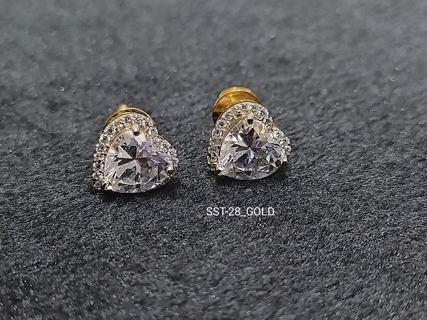SST 028 | RADIANT HEART STUD EARRINGS