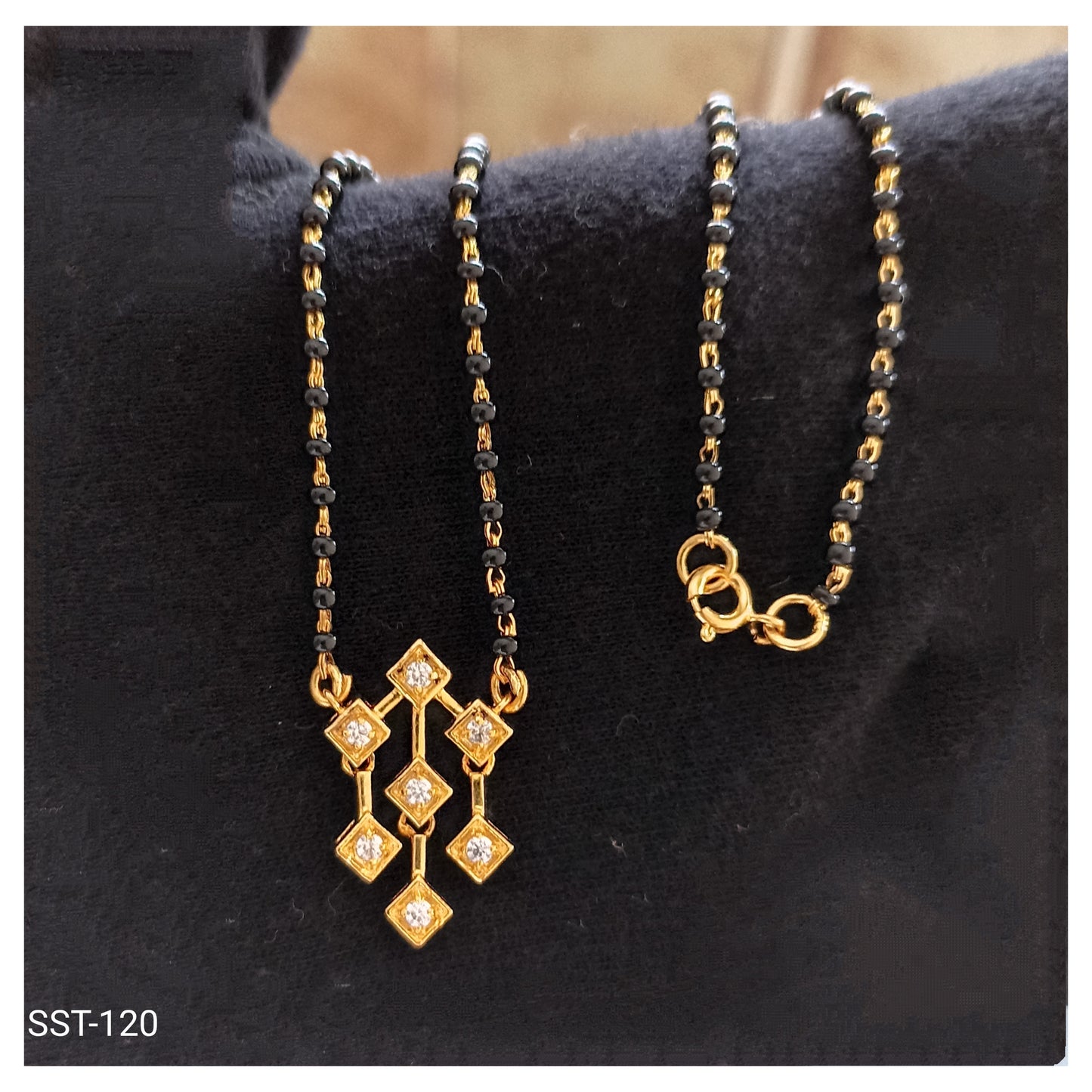 SST 120 | RADIANT DIAMOND CLUSTER MANGALSUTRA