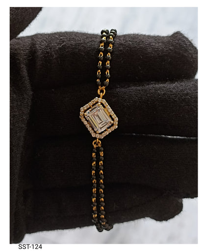 SST 124 | RADIANT DIAMOND HAND MANGALSUTRA