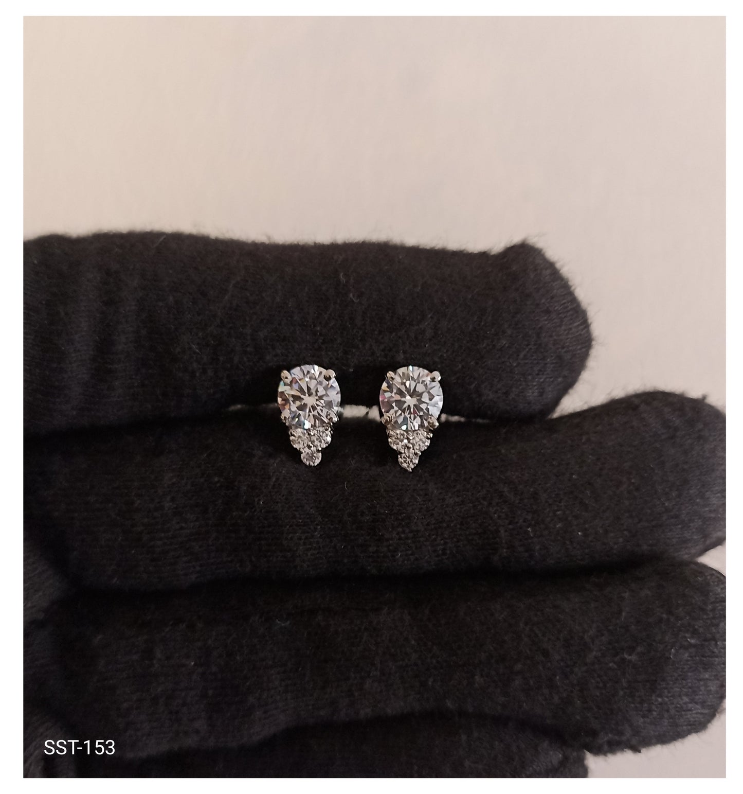 SST 153 | DIAMOND STUD