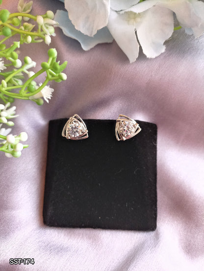 SST 174 | TRIANGLE SOLITAIRE DIAMOND  STUD