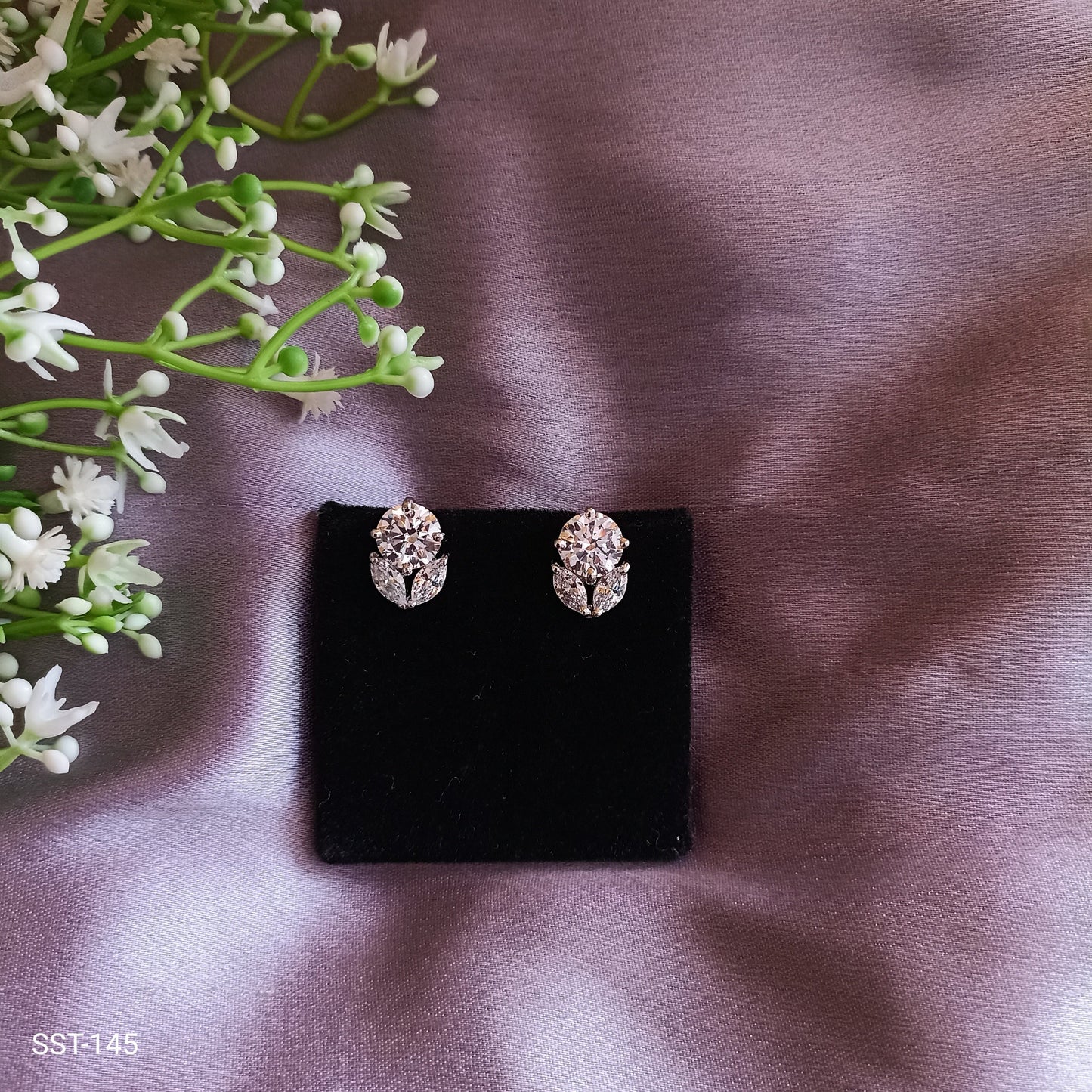 SST 145 |BRILLIANT FLORAL STUD EARRINGS