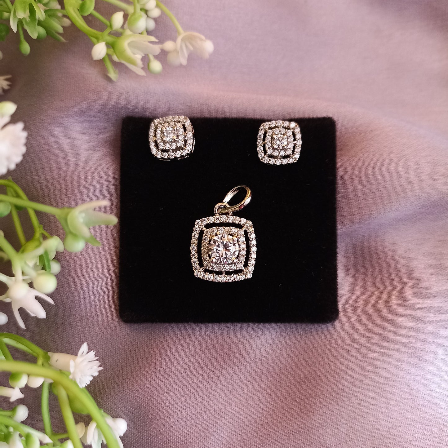 SST 014 | SQUARE HALO PENDANT & EARRINGS SET