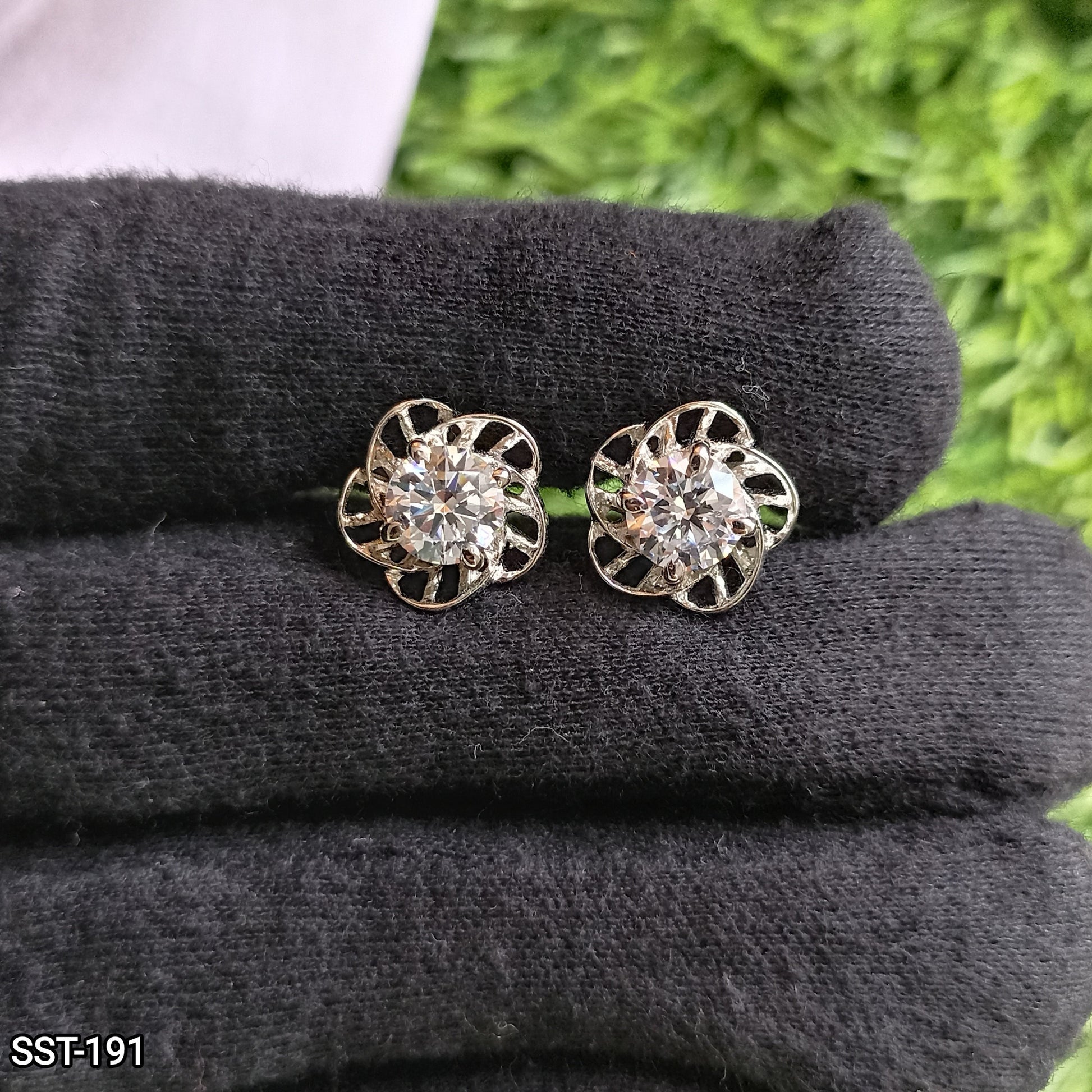 AMYRA SUNFLOWER STUD EARRINGS | 925 STERLING SILVER