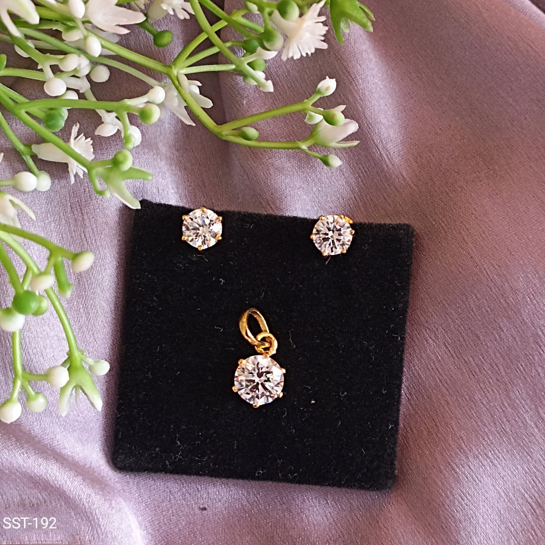 SST 192 | ROUND DIAMOND PENDANT AND EARRING SET