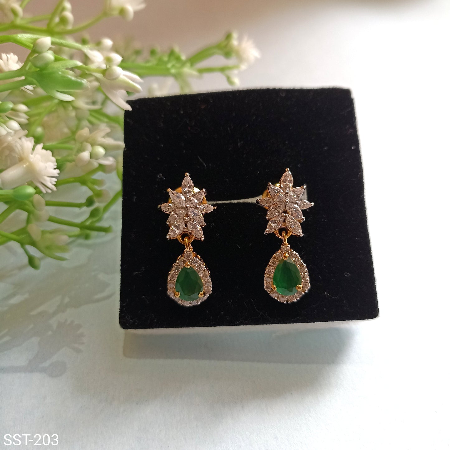 SST 203 | FIERY GREEN LEAF WESTERN LONG EARRINGS