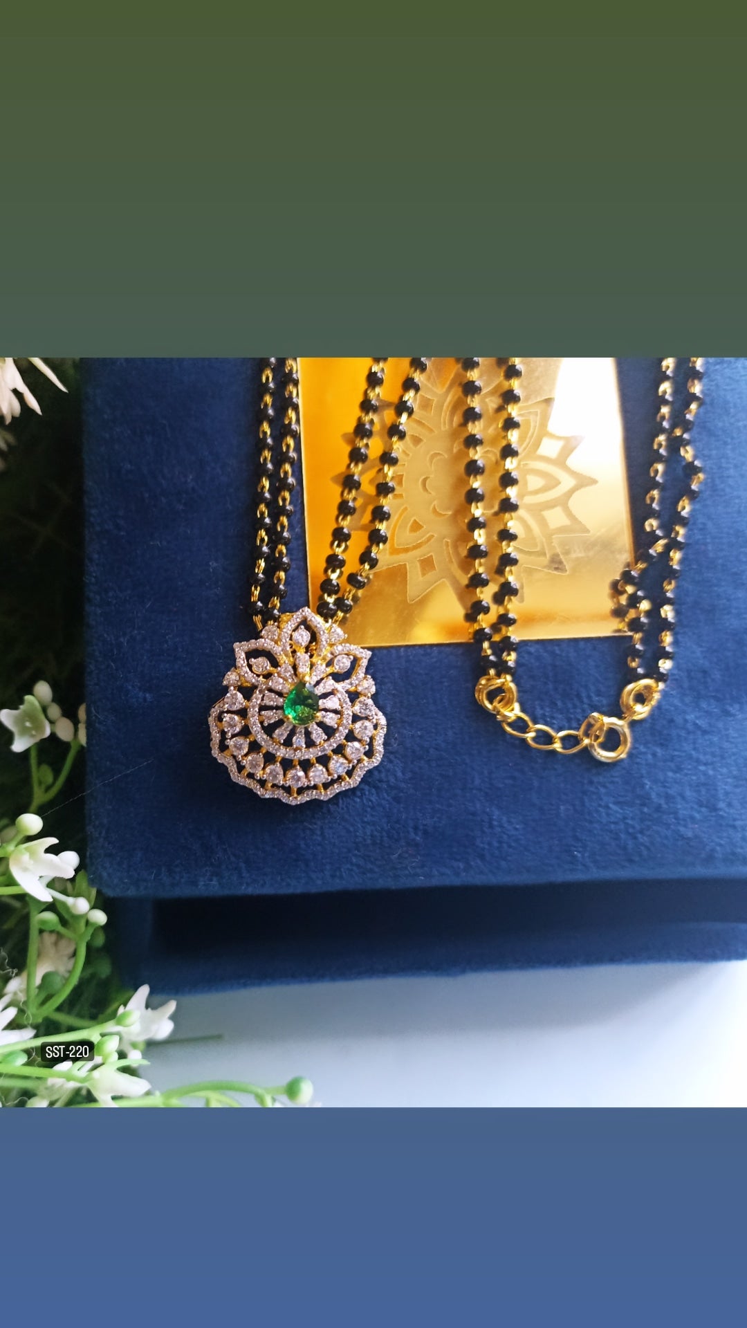 SST 220 | EMERALD DIAMOND FLORAL PENDANT MANGALSUTRA
